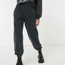 ニュールック New Look グレーのニュールックアシッドウォッシュカフ付きジョガー パンツ ボトム レディース 女性 インポートブランド 小さいサイズから大きいサイズまで