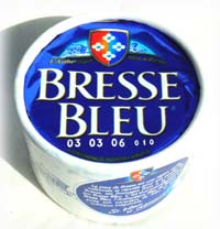 【ブレスブルー（150g）】フランス産　ブルーチーズが苦手な方にもオススメ！口当たり良くまろやか、クリーミーでくせがなく食べやすい。サラダに入れてもパンに塗っても、そのまま赤ワインと一緒でも!!　　02P25May12