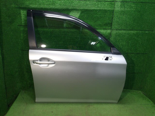 【中古】中古部品 カローラアクシオ NRE160 右フロントドア 【3330420100-251004000213100】