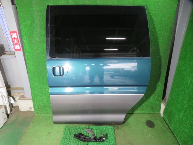 【中古】中古部品 デリカスペースギア PE8W 左リアドア 【3330900100-000023039413400】