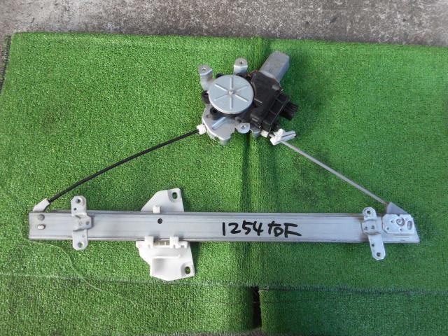 【中古】中古部品 ディオン CR6W 右フロントドアレギュレータ・モーター 【3330190100-000002125413120】