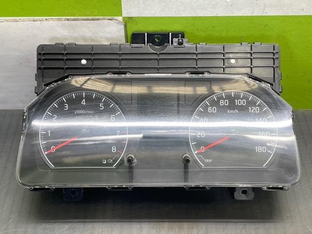 【中古】中古部品 NV350キャラバン VR2E26 スピードメーター 【3330530100-000005212161400】