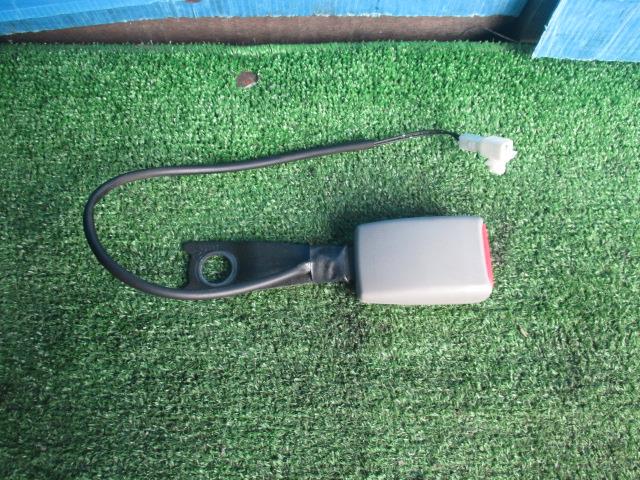 【中古】中古部品 カローラスパシオ AE111N シートベルト 【3330560100-001356730377150】