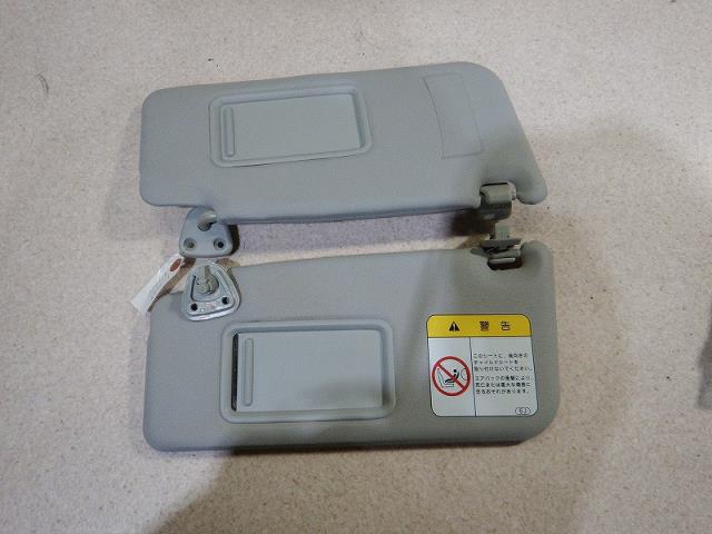 【中古】中古部品 ミラココア L675S サンバイザー 【3330810100-001659234077350】