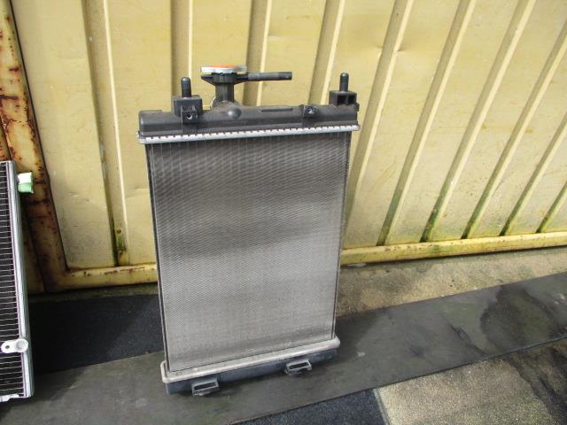 【中古】中古部品 ムーヴコンテ L575S ラジエータ 【3310190100-000244004320400】