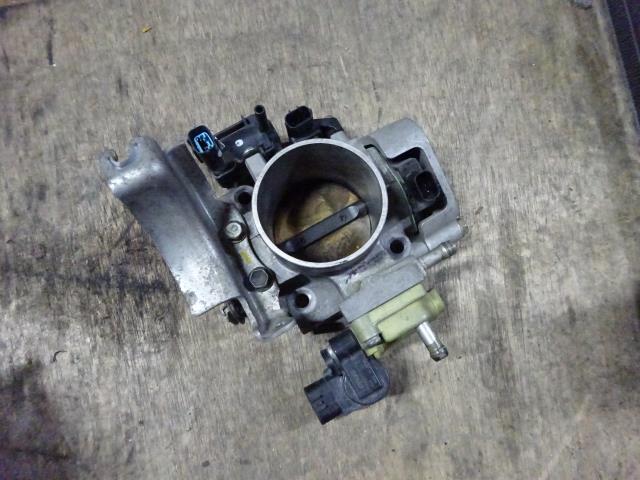 【中古】中古部品 エディックス BE3 スロットルボディ 【3310410000-000223012220300】