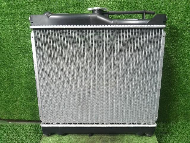 【中古】中古部品 ジムニー JB23W ラジエータ 【3330900100-000025015620400】