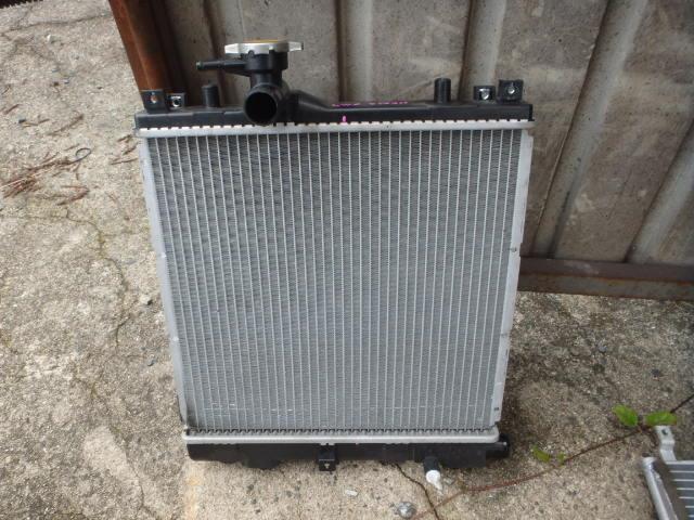 【中古】中古部品 スピアーノ HF21S ラジエータ 【3331010800-000022387520400】