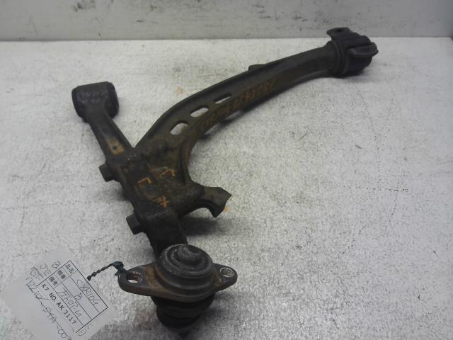 【中古】中古部品 エスティマエミーナ CXR10G 左フロントロアアーム 【3310160100-000004378151740】