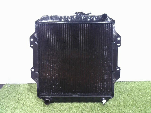 【中古】中古部品 ジムニー JA22W ラジエータ 【3310090100-202504090220400】