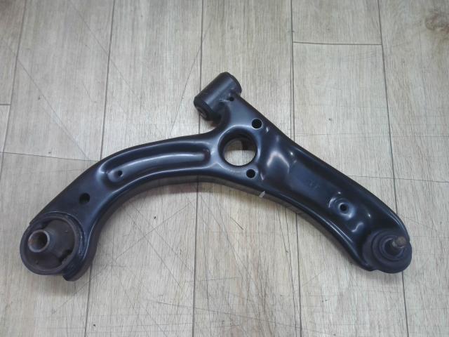 【中古】中古部品 タント LA600S 右フロントロアアーム 【3310390100-250527001051720】