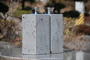 【新商品】 【花立】 【溶岩】お墓のリフォーム!角型独立花立天然溶岩石の2本セット【切削仕上げ】
