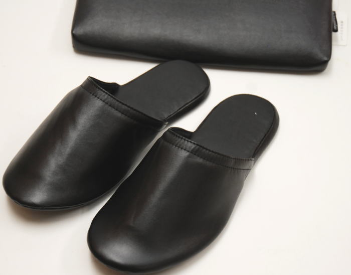 【新発売】フェイクレザー製 メンズ携帯スリッパ左右つき...:e-slipper:10000073