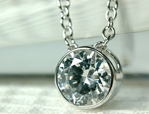 【1600本突破】WG マシンカット キュービックジルコニア ペンダントお一人様2本まででお願いします※郵送で御届けの場合日時指定は不可となります。【%OFF】【1007ジュエリー・腕時計タイムセール】