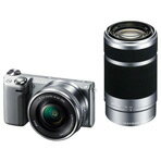SONY デジタル一眼カメラ・ダブルズームレンズキット α シルバー NEX-5RY S [NEX5RYS]小さく、速く、美しく。一眼の楽しさを何もあきらめない、小型・軽量デジタル一眼カメラ。