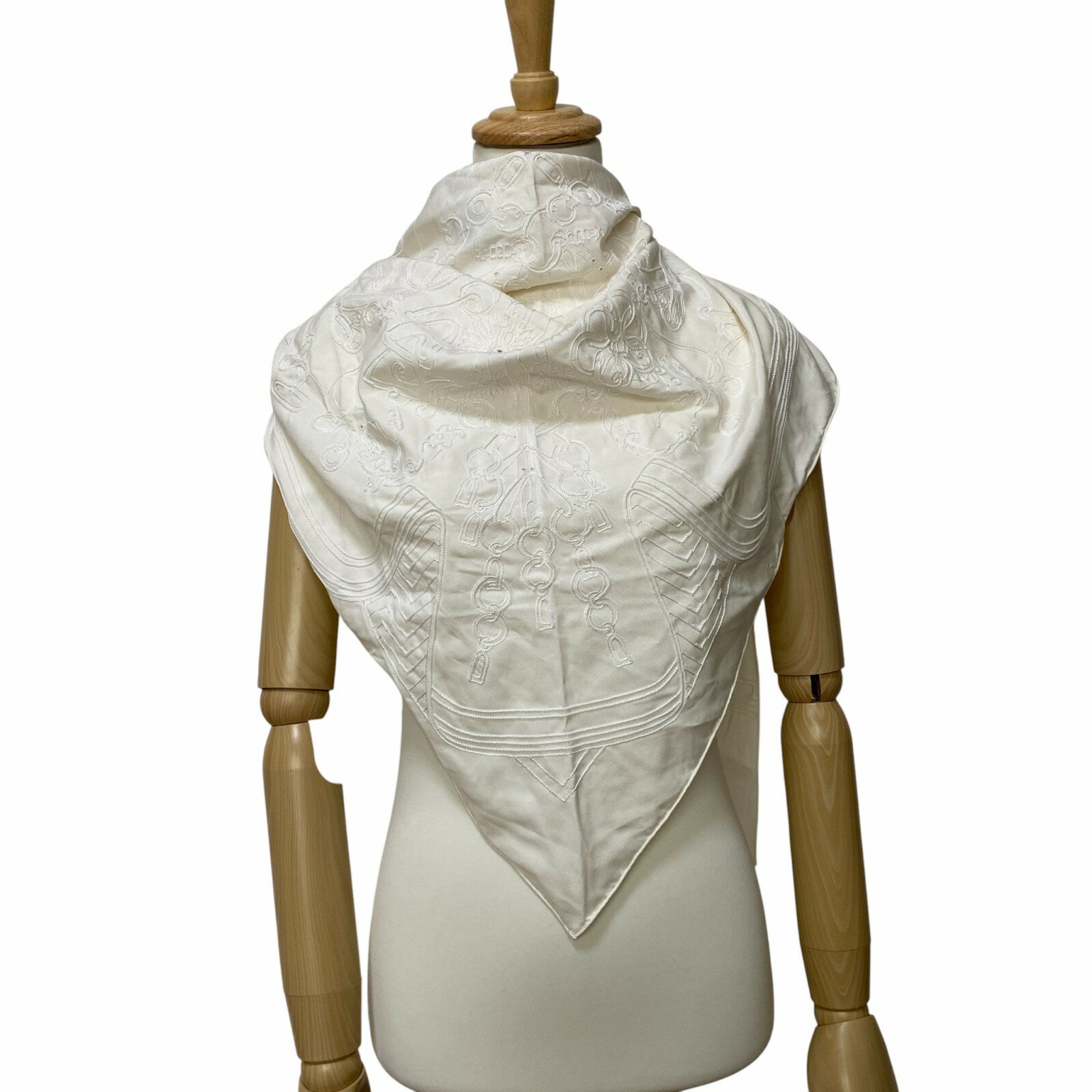 美品 エルメス HERMES レディース 刺繍 ビーズ ストライアングルジェアン スカーフ【中古】