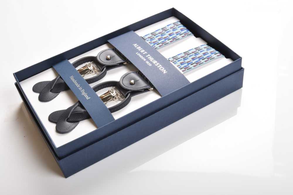 ALBERT THURSTON サスペンダー 細かなネクタイ柄 ベース色サックス エラスティック 35mm