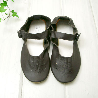 ƃL[gȃbNXƁAƂĂySnANNIEL SPORTS