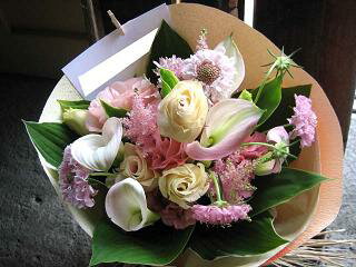 草楽（sora）オリジナル花束 【エデン】上品でかわいらしいピンク系の花束です。