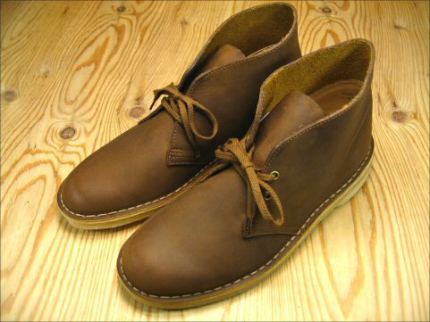 【52%OFF!!】 CLARKS DESERT BOOT【クラークス デザートブーツ】BEESWAX180年の歴史を誇るクラークスClarksといえばクレープソール!!レビューのお約束で防水または消臭スプレーをプレゼント!