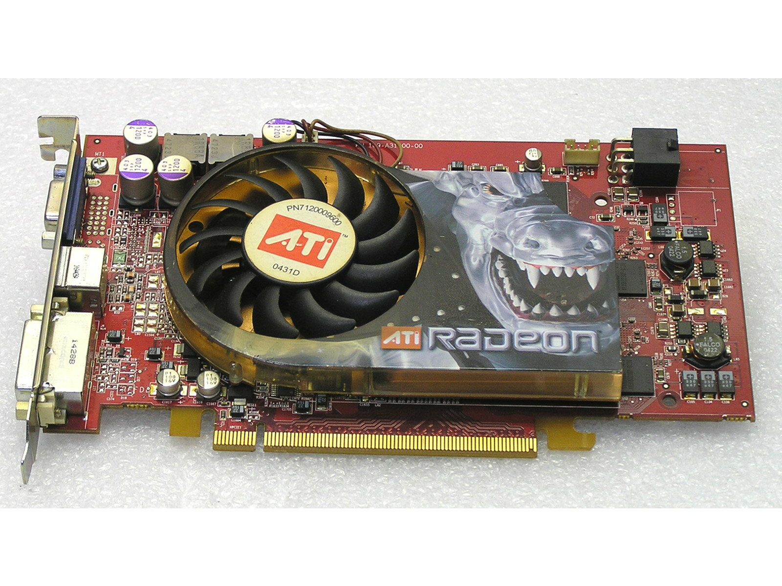 Ȃ̃p\RAOtBbN{[h͓ڂĂ܂H Radeon OtBbN{[h X800 256MB PCI yÕiz