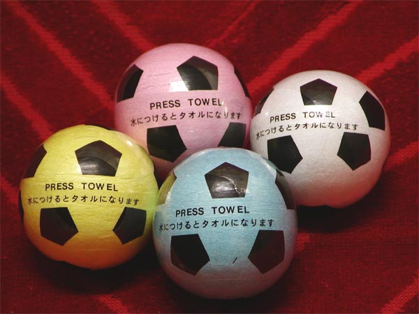 圧縮タオル（プレスタオル）サッカーボール