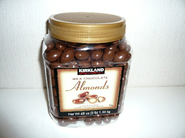 【KS　Milk Chocolate　Almonds】【バレンタインデーに】ミルク　チョコレート　アーモンド　【カークランド】　たっぷり1．36Kgアーモンドチョコレートです。