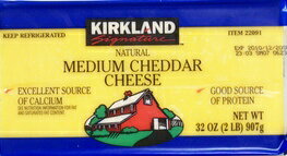 【冷蔵便】カークランドシグネチャー ミディアムチェダーチーズ 907g 1個　ブロック　【コストコ】【Kirkland Signature Medium Cheddar Cheese】