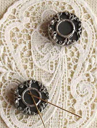ピンクッション　マグネットタイプ　2個セット　ピューターで飾られたイギリスのお裁縫道具磁石…...:gracework:10004923