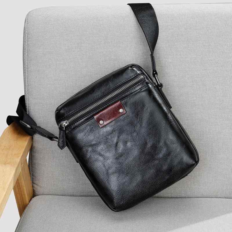 ショルダーバッグ メンズ 本革 牛革 高級感 シボ加工 ソフトレザー 柔らかい 丈夫 ハンドメイド ビジネス 通勤 オフィス 普段使い デイリーユース 8インチタブレット収納 黒