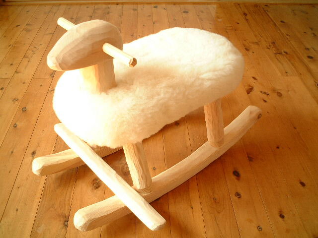 【送料無料】天然羊毛を贅沢に使用したシープ【羊のロッキングチェア】北欧スタイル・思わず頬ずりしたくなる木のおもちゃ