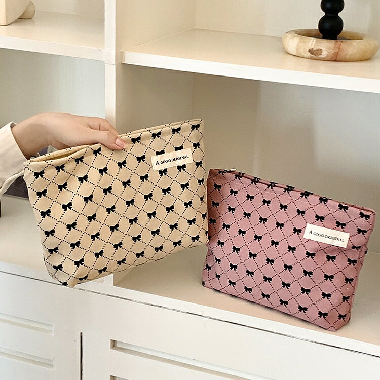 化粧バッグ　ポーチ　収納　デザイン　INS　大容量　韓国ファッション　リボン　蝶結び (T)