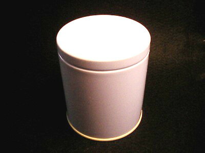 紅茶キャニスター（白）防湿缶（50〜80g用）シンプル紅茶缶です。密閉性が高く保存用にぴったり。