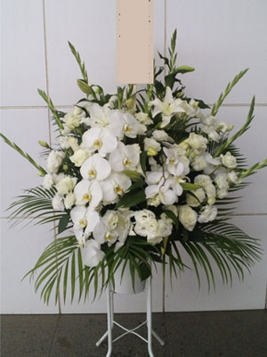 プロにおまかせ　季節のお花　お通夜・お葬式のスタンド花　シングル　25000円