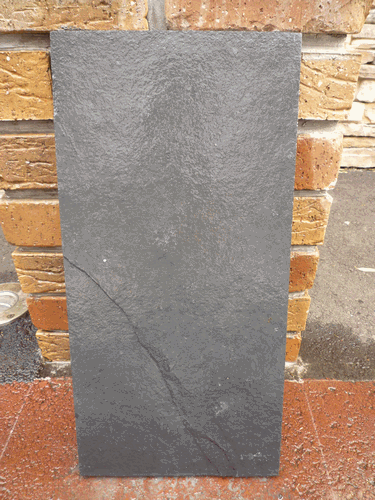 天然石　敷石　TORVALE ブラック　（約）560mm×275mm 厚さ:23mm 重さ:9．1kg　（3219550）天然石なのにこの価格！