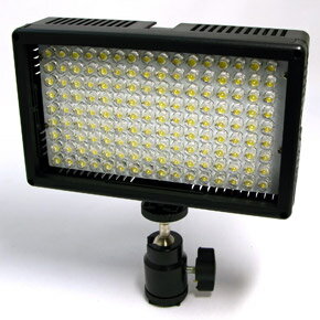 【レビューのお約束で大特価！】UMA-LED144AS LEDビデオライト タングステンLED72、デイライトLED72、合計144球のLEDを搭載し5600K〜3200Kで自由な色温度＆光量調節が可能なLEDビデオライト