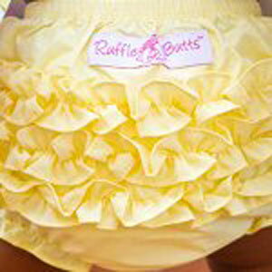 【ベビーブルマ】【即日配送】【メール便可】【RuffleButts】ラッフルバッツコットンブルマーカラー：イエロー【お誕生日】1歳：女【お誕生日】2歳：女「後ろ姿がとっても可愛いです！」 ウエストゴムは伸縮性があり幅広い体型に対応コットン素材で汗っかきなベビーちゃんでも安心。