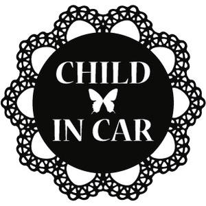 【ゴシック・姫系】レース＆バタフライデザインCHILD IN CARステッカー