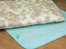 【送料無料】防ダニ除湿、消臭の抗菌素材を使った快適除湿期間限定10%オフ在庫限り安心の日本製「調湿くん」シングル【090810_送料無料】