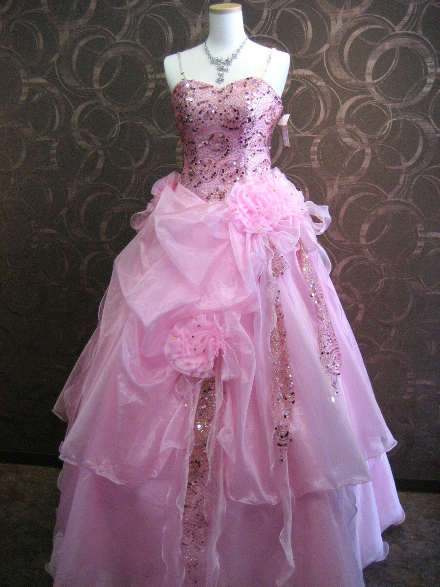 スパンコール☆ピンクドレス★キッチンポイントアップ祭★0810コサージュリボンが可愛さの中にもゴージャス感を醸し出している素敵なドレスです。