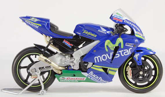 【New Ray】【1/12スケールモデル】New Ray1/12スケール HONDA RC211V/ジベルノー/組み立て済み