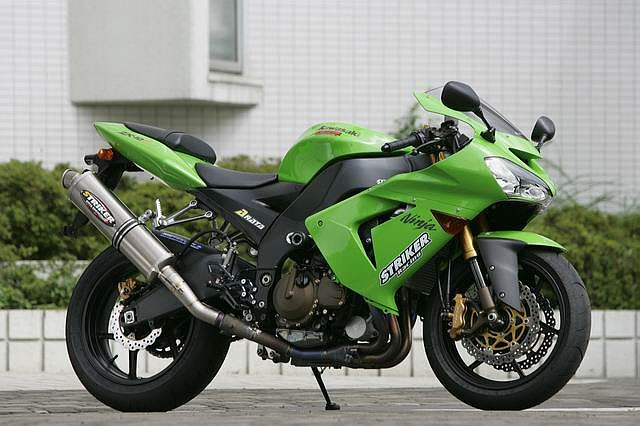 【COLORS】【STRIKER】【マフラー】【バイク用】【レース専用】RC SLIP-ON ZX-10R 04-05【6660OT50】【送料無料！】