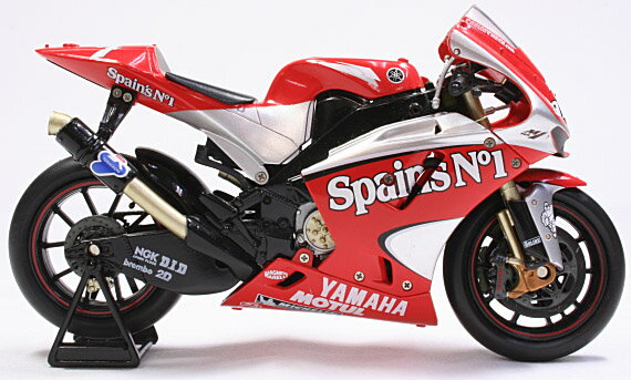 【在庫あり】【New Ray】【ニューレイ】【バイク】【オートバイ】1/12 スケールモデル YZR M1 Carloscheca/レッド/組み立て済み【42237】