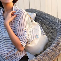 【ATAO】エナメルレザーのワンマイルバッグCandy(キャンディエナメル)夏のアイボリー
