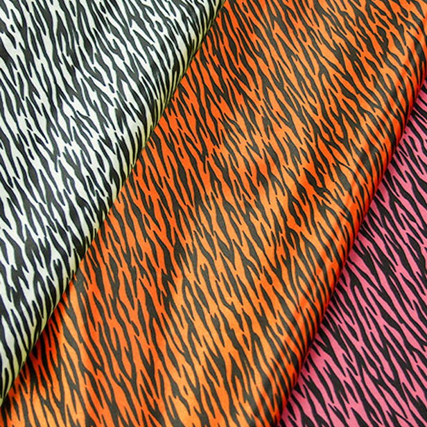 【在庫限り】PRICOLOUR ゼブラ柄プリント サテン生地 約110cm幅 10cm単位販売 | シマウマ トラ 虎 コスプレ 衣装 ダンス ハンドメイド 手芸 手作り プリコロール