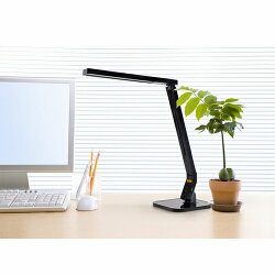 「自然光LEDデスクライトPRO」高演色目に優しい高機能最先端スタイリッシュアイプロテクト省エネ