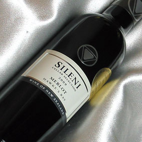 シレーニ　セラー・セレクション　メルロー '09/10　ハーフボトルCellar Selection Merlot [2008]/[2009] ニュージーランドワイン/赤ワイン/ミディアムボディ/375ml