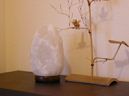 【送料無料】ナチュラル岩塩ランプ3-5kg （ホワイト）...:himarayaganen:10000124