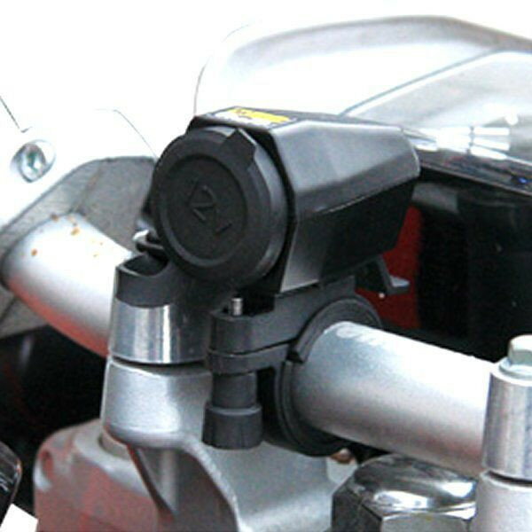 NSMS-002 シガーソケット型12V 防水電源アダプター バイク用 ○