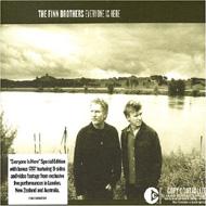 【送料無料】 Finn Brothers (Neil Finn, Tim Finn) / Everyone Is Here 【Copy Control CD】 輸入盤 【CD】